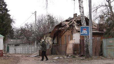 Пошкоджені житлові будинки і паркан церкви. Окупанти вкотре обстріляли мирні райони Чернігова Пошкоджені житлові будинки і паркан церкви. Окупанти вкотре обстріляли мирні райони Чернігова