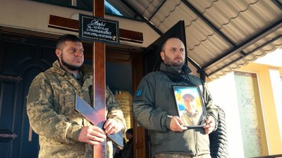У Мукачеві попрощалися з полеглим захисником Даніелем Оварі