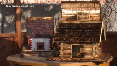Атовець Олександр Рожанський реабілітовується після війни роботою по дереву Атовець Олександр Рожанський реабілітовується після війни роботою по дереву