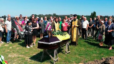 На Чернігівщині попрощалися із трьома бійцями На Чернігівщині попрощалися із трьома бійцями