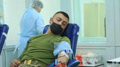 24 літри: військові у Рівному здали кров для дитячої лікарні