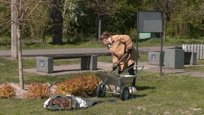 Яку зарплатню пропонують та чи охоче люди погоджуються на таку роботу Яку зарплатню пропонують та чи охоче люди погоджуються на таку роботу