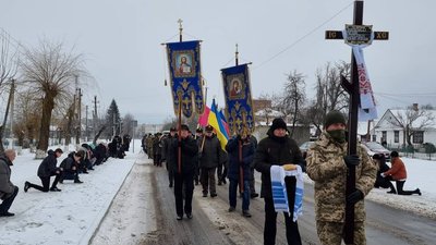 На Рівненщині поховали захисника Луганського аеропорту, який загинув у 2014 році На Рівненщині поховали захисника Луганського аеропорту, який загинув у 2014 році
