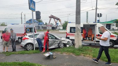 На перехресті у Житомирі у ДТП травмувалися п'ятеро людей