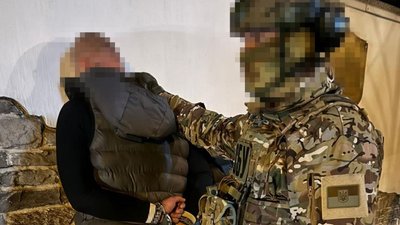 затримання, вимагання грошей, викрадення людини, депутат