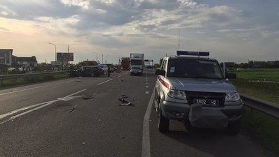 Масова ДТП під Рівним: четверо загиблих, серед них – дитина Масова ДТП під Рівним: четверо загиблих, серед них – дитина