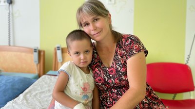 У Львові 4-річній дівчинці видалили пухлину за допомогою робота Da Vinci У Львові 4-річній дівчинці видалили пухлину за допомогою робота Da Vinci