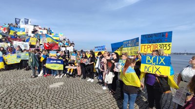 "Ми не маємо права зупинитися, мовчати". У Дніпрі пройшла акція на підтримку полонених військовослужбовців "Ми не маємо права зупинитися, мовчати". У Дніпрі пройшла акція на підтримку полонених військовослужбовців