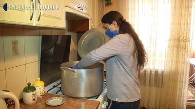 Вероніка Терехівська, яка проживає у Кам`янці–Подільському, займається волонтерством у вільні від роботи дні Вероніка Терехівська, яка проживає у Кам`янці–Подільському, займається волонтерством у вільні від роботи дні