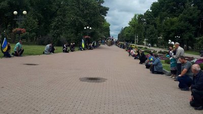 На Чернігівщині попрощалися з Дмитром Грабовцем, який загинув на Донеччині На Чернігівщині попрощалися з Дмитром Грабовцем, який загинув на Донеччині