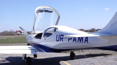Сісти за штурвал та політати над Коломиєю. На Прикарпатті пройде фестиваль "Авіаколо" Сісти за штурвал та політати над Коломиєю. На Прикарпатті пройде фестиваль "Авіаколо"