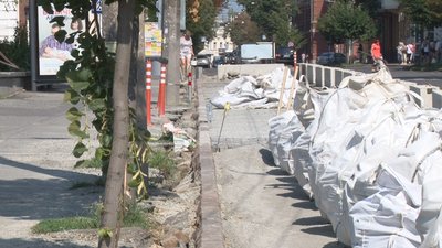 Ремонт ділянки однієї з вулиць у Полтаві не встигли завершити вчасно Ремонт ділянки однієї з вулиць у Полтаві не встигли завершити вчасно