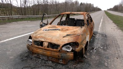 "Голими руками дістала з грудей кулю": жителі окупованого Льгову врятували жінку "Голими руками дістала з грудей кулю": жителі окупованого Льгову врятували жінку