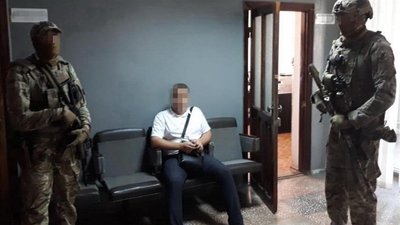 Контррозвідка викрила зловмисників, які оформлювали соцвиплати бойовикам "ДНР"