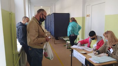 Явка виборців у Херсоні на 13 годину