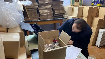 На Львівщині викрили цех із виробництва підробного алкоголю На Львівщині викрили цех із виробництва підробного алкоголю