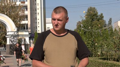 "Два місяці тільки служив і нема вже": у Луцьку попрощалися з захисником Андрієм Саком "Два місяці тільки служив і нема вже": у Луцьку попрощалися з захисником Андрієм Саком