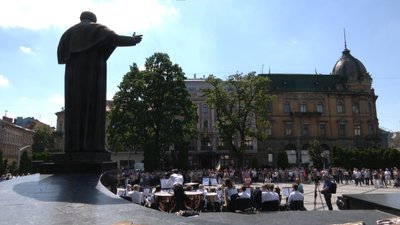 84 роки Луганщині. У Львові дали концерт музиканти Луганської філармонії 84 роки Луганщині. У Львові дали концерт музиканти Луганської філармонії