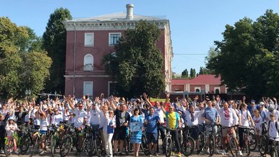 У Кропивницькому встановили рекорд з наймасовішого велопробігу у вишиванках