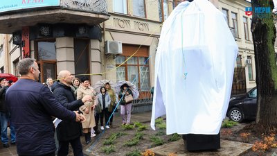 У центрі Черкас до Великодня встановили артоб'єкт У центрі Черкас до Великодня встановили артоб'єкт