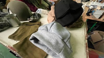 Трикотаж для військових. Півсотні волонтерів у Миколаєві шиють на замовлення бійців ЗСУ Трикотаж для військових. Півсотні волонтерів у Миколаєві шиють на замовлення бійців ЗСУ