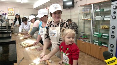 "Хліботерапія" у Рівному: як переселенці роблять випічку "Хліботерапія" у Рівному: як переселенці роблять випічку