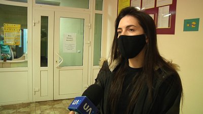У Житомирі соцслужби вилучили з родини 5 малолітніх дітей: волонтери несуть їм у лікарню їжу та речі У Житомирі соцслужби вилучили з родини 5 малолітніх дітей: волонтери несуть їм у лікарню їжу та речі