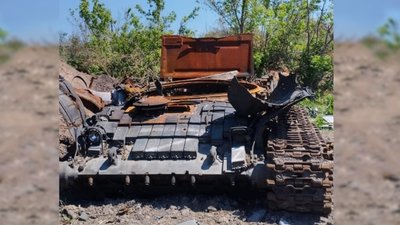 Знищений російський танк Знищений російський танк