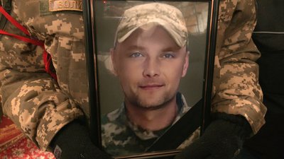 У Луцьку попрощалися із загиблими бійцями Олександром Ференцом та Віктором Іваницьким У Луцьку попрощалися із загиблими бійцями Олександром Ференцом та Віктором Іваницьким