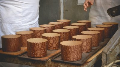 До Великодня на одеському хлібзаводі планують виготовити близько 400 тисяч пасок. ВІДЕО
