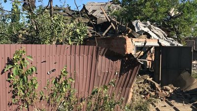 Обстріл Золочева на Харківщині 15 липня: пошкоджені будинки та електромережа Обстріл Золочева на Харківщині 15 липня: пошкоджені будинки та електромережа