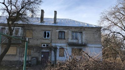 Ремонтують розбиті будинки. На Миколаївщину повертаються люди Ремонтують розбиті будинки. На Миколаївщину повертаються люди
