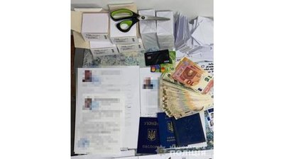 На Львівщині четверо українців з фальшивими документами намагалися перетнути кордон з Польщею На Львівщині четверо українців з фальшивими документами намагалися перетнути кордон з Польщею