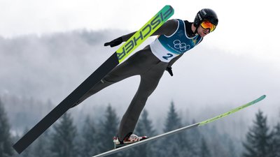 Олександр Шумбарець в першій частині лижних перегонів на Олімпіаді-2026
