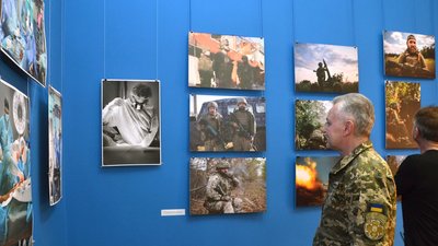 У Житомирі на благодійному аукціоні зібрали 345 тисяч гривень — гроші підуть на придбання дронів У Житомирі на благодійному аукціоні зібрали 345 тисяч гривень — гроші підуть на придбання дронів