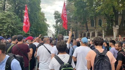 Поліція виявила підозрілу сумку біля Офісу президента