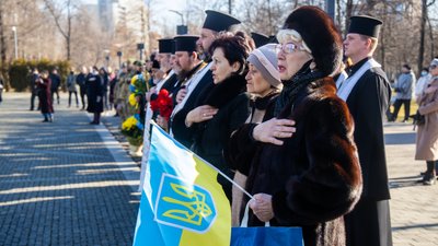 У Дніпрі вшанували пам'ять Героїв Небесної Сотні У Дніпрі вшанували пам'ять Героїв Небесної Сотні
