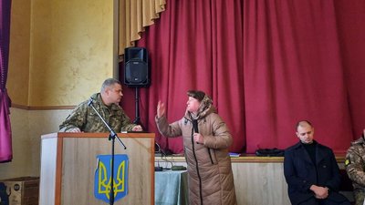 Представники ТЦК зустрілися з жителями Космача Представники ТЦК зустрілися з жителями Космача