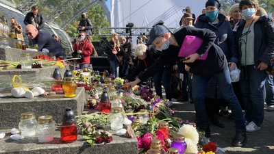 У Києві відбувається Марш пам'яті жертв Бабиного Яру У Києві відбувається Марш пам'яті жертв Бабиного Яру