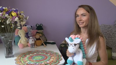«Перша іграшка – це щось страшненьке», – полтавка Яніна Іщук в’яже іграшки