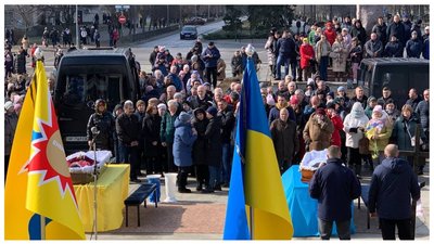 В Енергодарі попрощалися з українськими військовими, які боронили Запорізьку АЕС В Енергодарі попрощалися з українськими військовими, які боронили Запорізьку АЕС