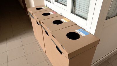 У трьох установах в Луцьку встановили контейнери для сміття. Як реагують чиновники У трьох установах в Луцьку встановили контейнери для сміття. Як реагують чиновники