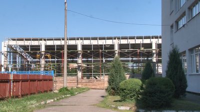 Чекали понад п'ять років: у Золотоноші реконструюють критий басейн