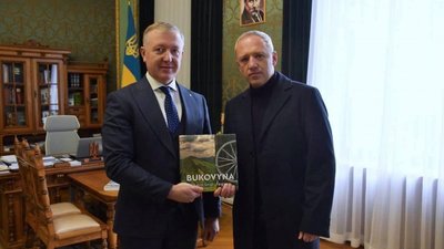 "Осачука — у відставку", опозиція заходить у раду та мер проти ОДА. ТОП-5 політичних подій Буковини "Осачука — у відставку", опозиція заходить у раду та мер проти ОДА. ТОП-5 політичних подій Буковини