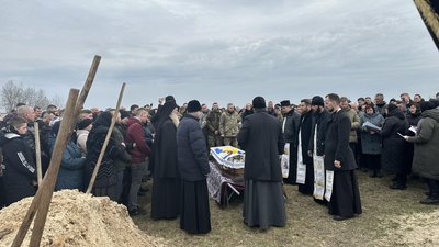 Прощання з бійцем Тарасом Соколом у селі Чорниж