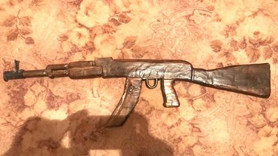 Дерев'яний автомат: юнака з Рівненщини, що "стріляв" посеред села призвуть до армії Дерев'яний автомат: юнака з Рівненщини, що "стріляв" посеред села призвуть до армії
