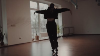 Танцює та викладає у стилі контемпорарі - Світлана Вечірка Танцює та викладає у стилі контемпорарі - Світлана Вечірка