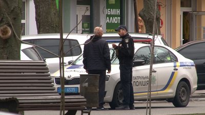 На Черкащині виписують водіям штрафи через порушення правил парковки та стоянки На Черкащині виписують водіям штрафи через порушення правил парковки та стоянки