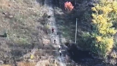 Колона цивільних, по яких вдарили росіяни поблизу Куп'янська 13 жовтня 2026 року