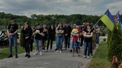 "Сказав, що більше не повернеться": на Полтавщині поховали Миколу Лебідя, що загинув на Донеччині
